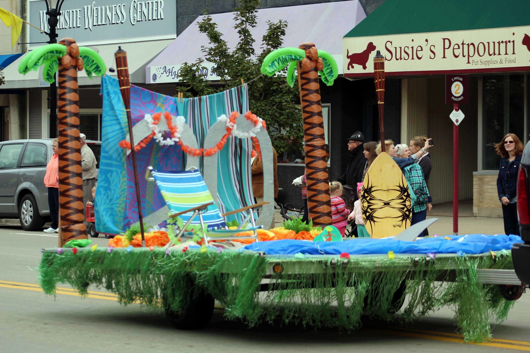 Senior class float Reedsburg Homecoming parade 2019
